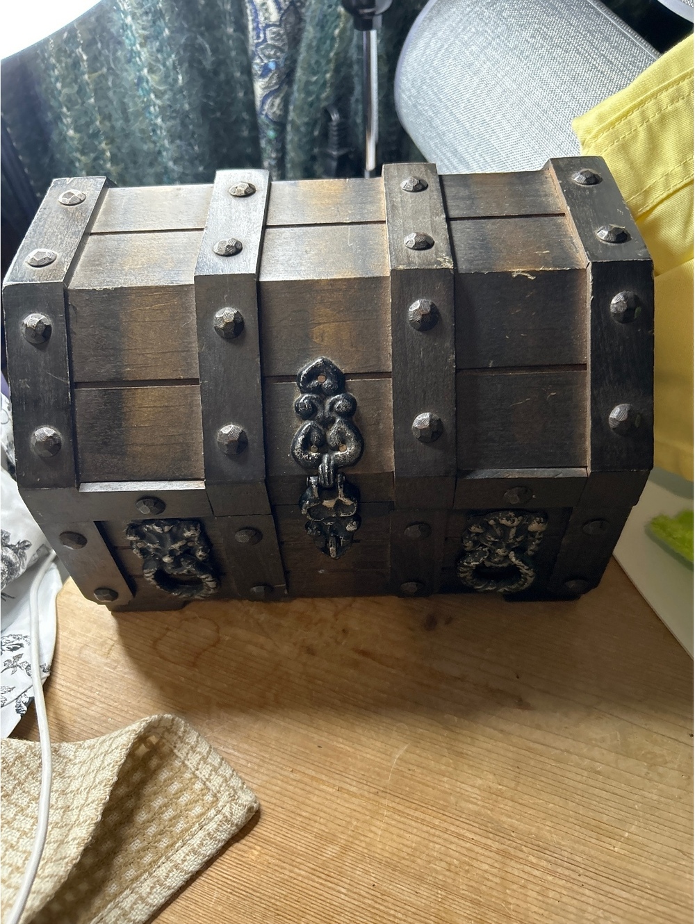 Loot box- creepy vintage look
